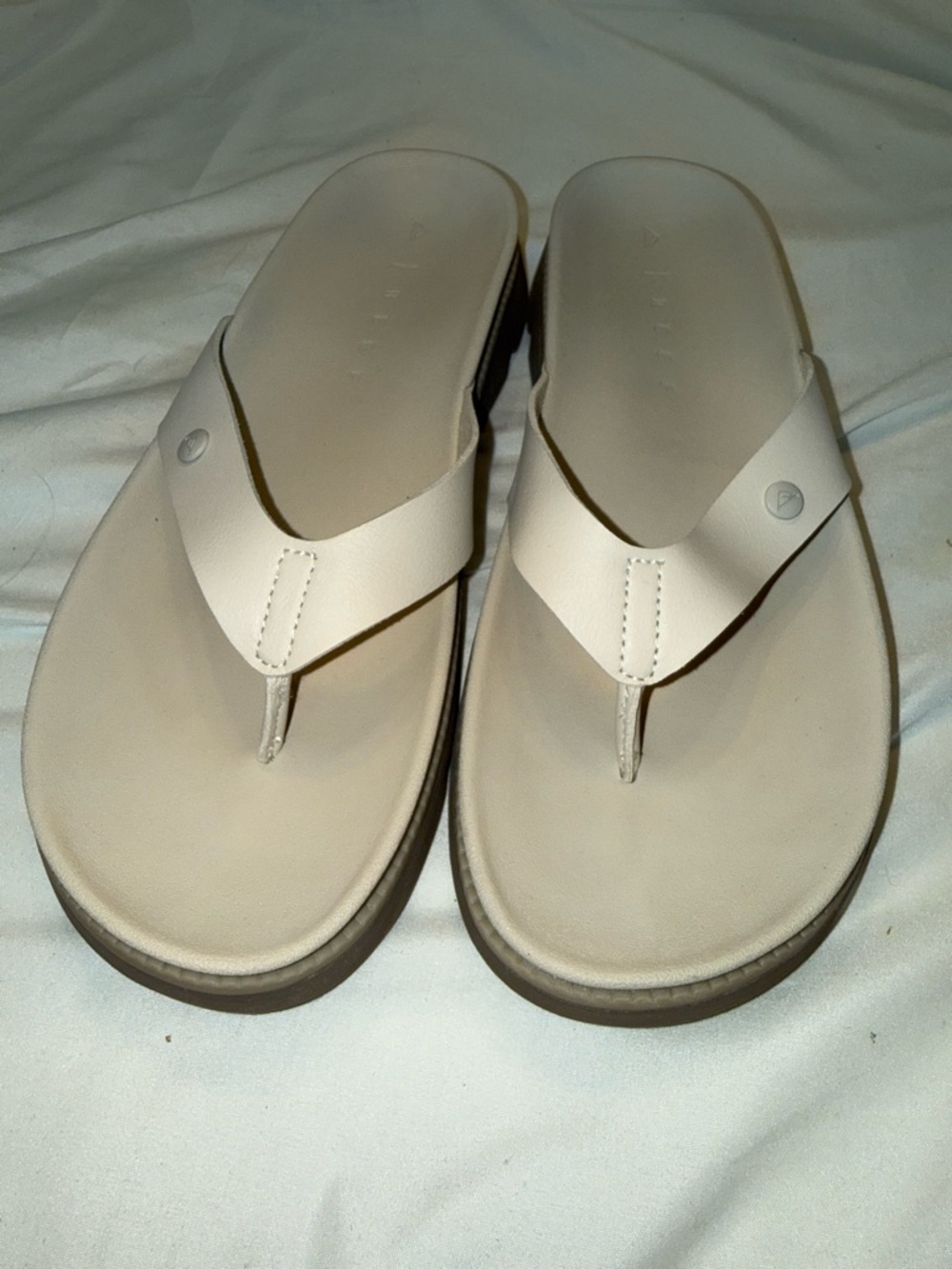 Reef Women's Cream Flip Flop Sandals